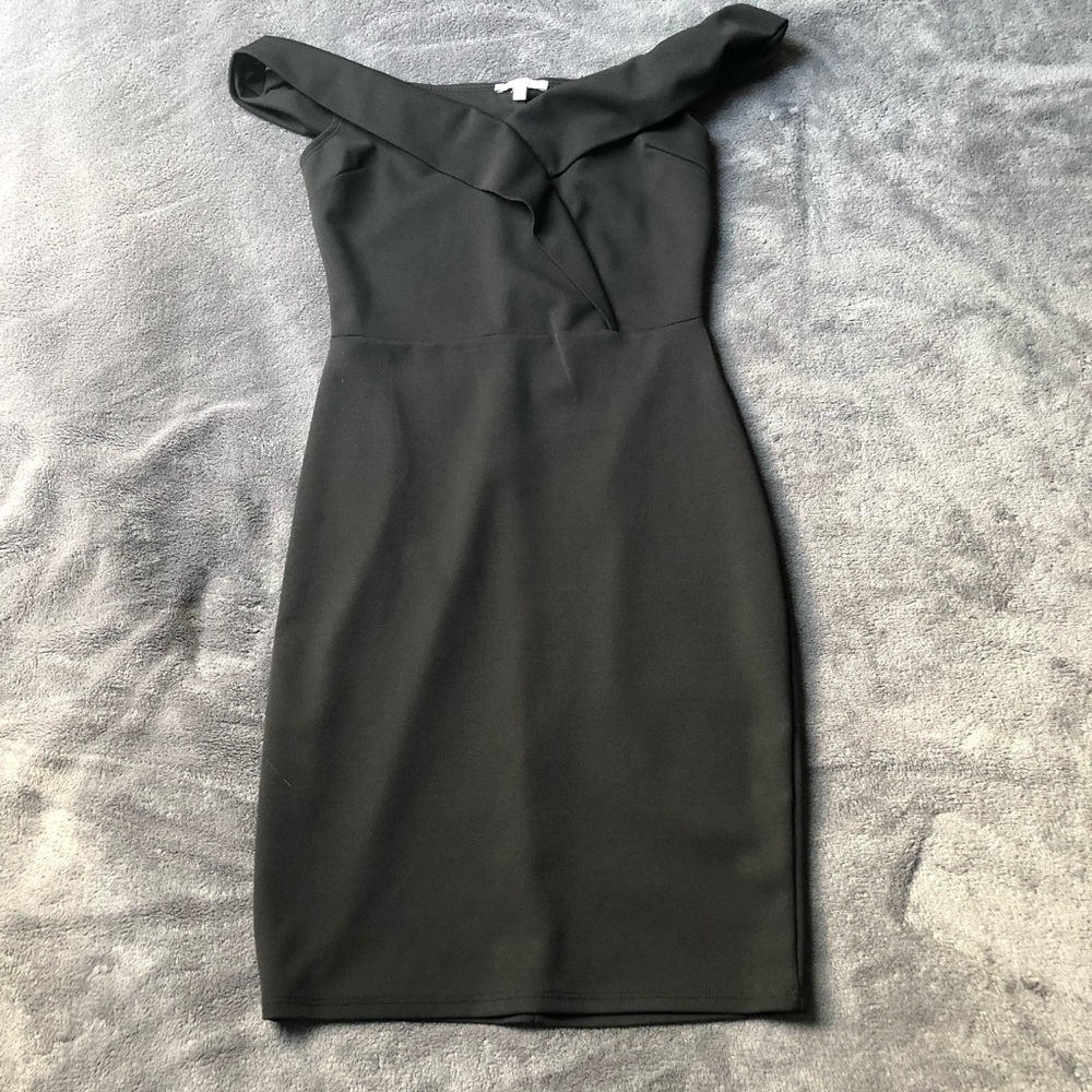 HP 🎉 Charlotte Russe Off The Shoulder Dress